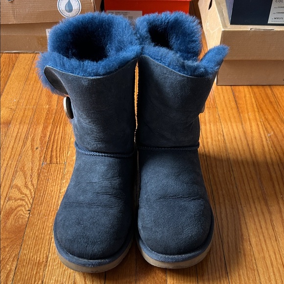 UGG Shoes - UGG Bailey Boots with Buttons